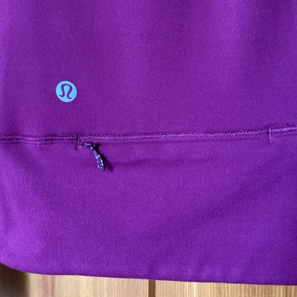 Lululemon Rush Hour 1/2 zip like new size 6 chilled grape top - Picture 5 of 5